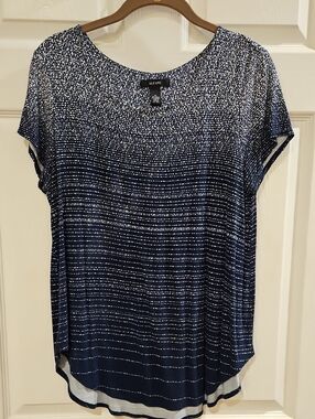 Alfani Navy and White Short Sleeve Scoop Neck Tee